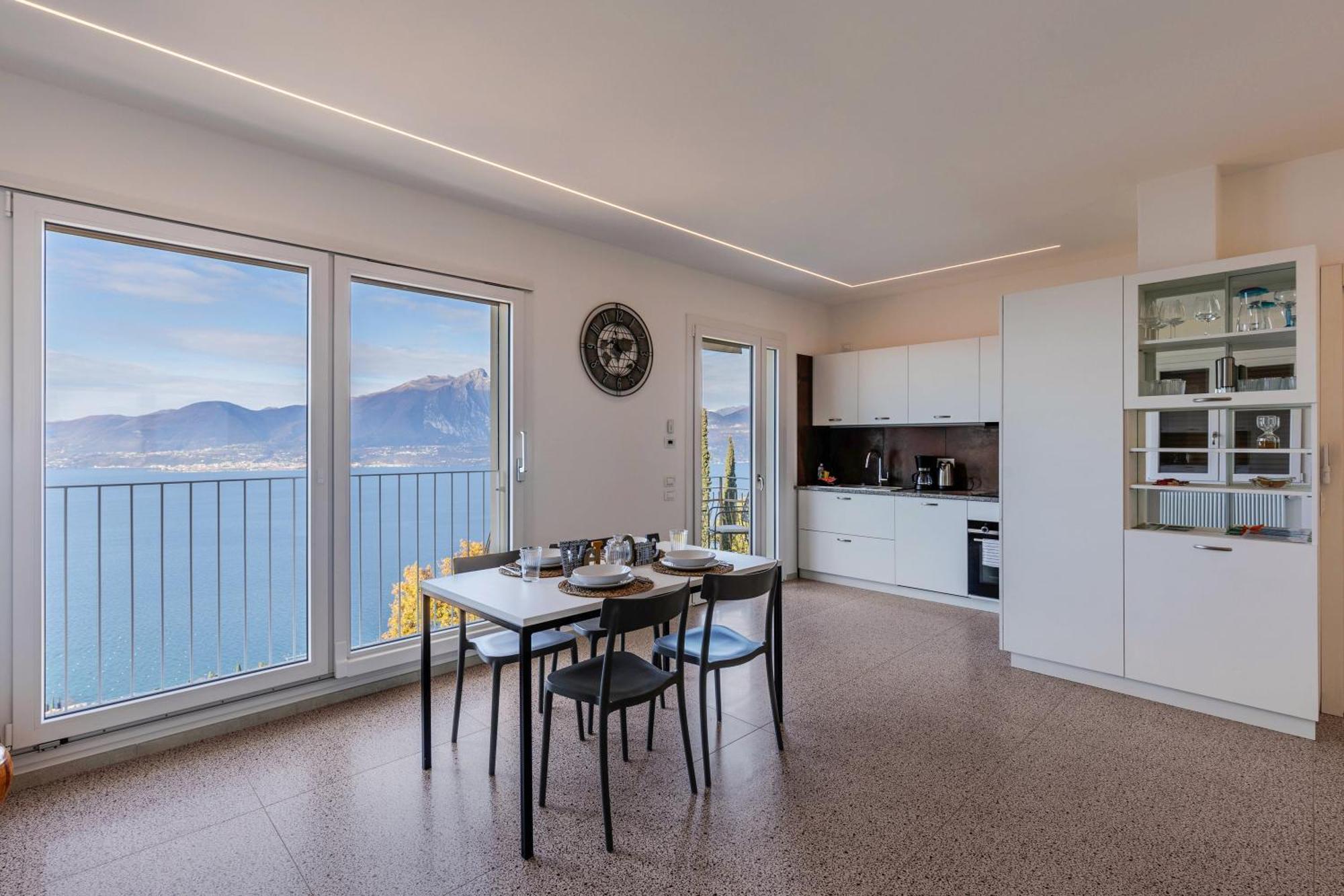 Casa Serena Lake View Torri Del Benaco Bagian luar foto