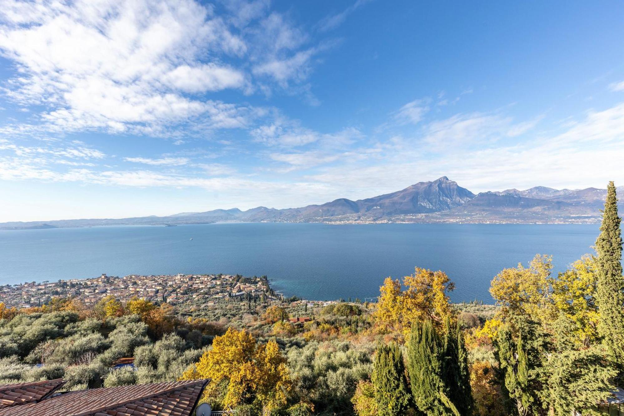 Casa Serena Lake View Torri Del Benaco Bagian luar foto